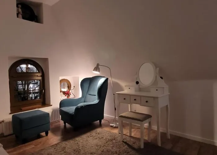 Klimatyczne Mieszkanie W Rynku Lägenhet