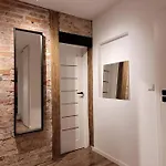 Апартаменты Klimatyczne Mieszkanie W Rynku