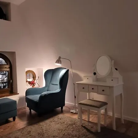 Klimatyczne Mieszkanie W Rynku Apartmán